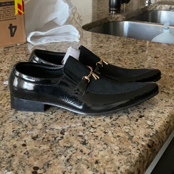 Shoes - Picture 4 of 5